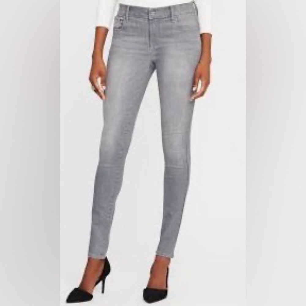 Old Navy Women's Light Gray Skinny Jeans~~Rock Star Built in Sculpt~~Size 2~~